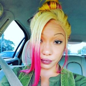 Meet your Posher, Natalie